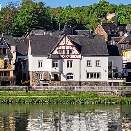 Mosel-Landhaus Am Moselufer B&B Briedern Exterior photo